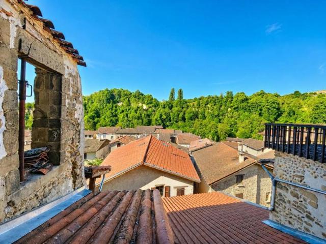 Maison individuelle à fort potentiel – Environ 190 m² habitables avec vue exceptionnelle Saint Antoine l’Abbaye