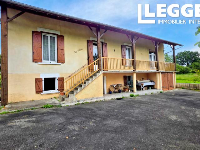 Maison individuelle près de Saint Junien avec grandes dépendances et terrain de 7 793m²