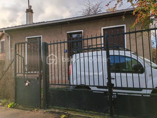 Maison individuelle à rénover avec jardin – Le Blanc Mesnil