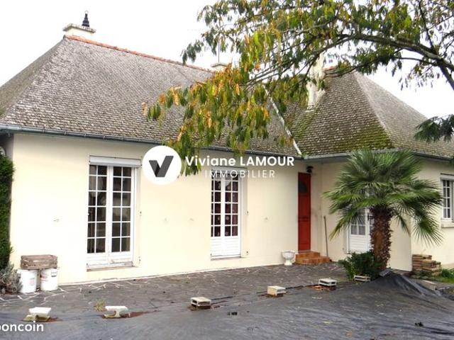 Maison Individuelle à rénover Retiers centre sur sous sol complet