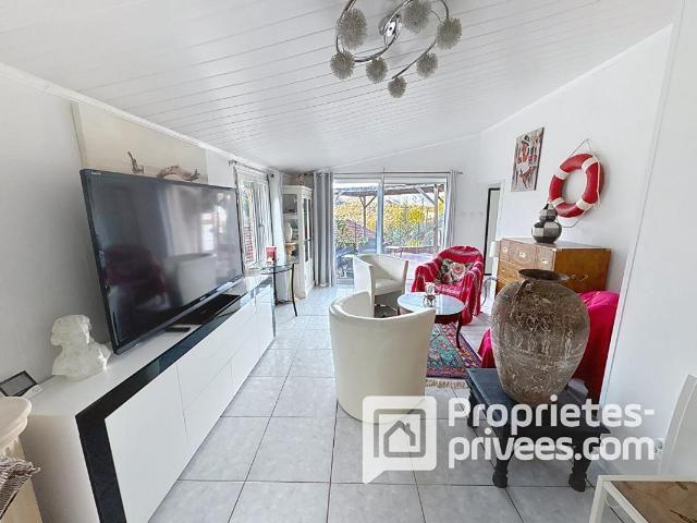 Maison de village atypique et individuelle à Ucciani de 166 m2