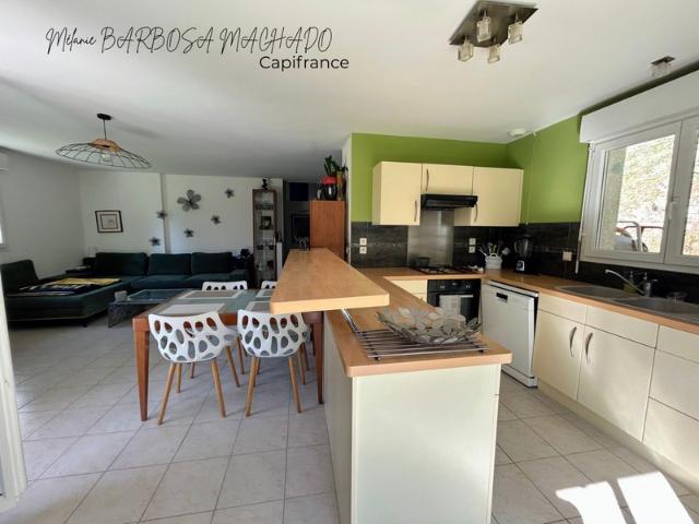 Maison individuelle à vendre 5 pièces à SERRIERES EN CHAUTAGNE 73 d'environ 117 m² à environ 30 minutes d'Aix les Bains et d'environ 50 minutes d'Annecy et de Genève, et d'environ 10 minutes du lac