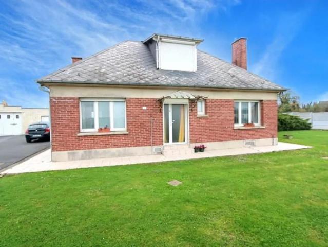 MAISON INDIVIDUELLE BRIQUES 120M² HAB SUR 1475M² AC GARAGES