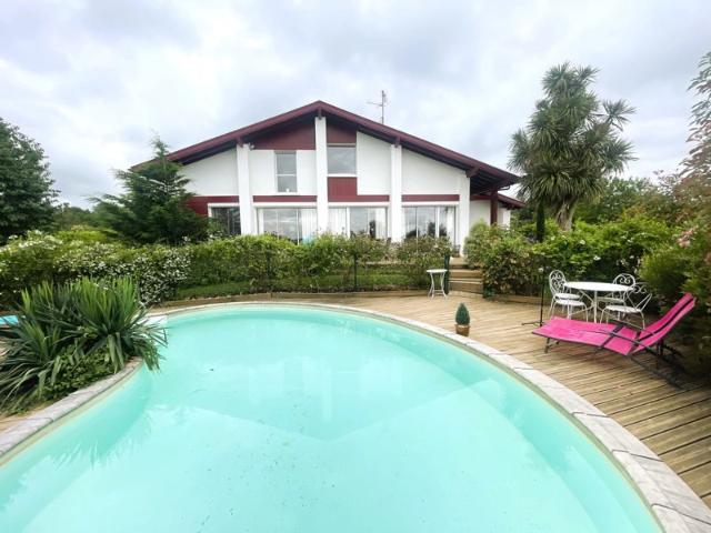 Maison indépendante à la campagne avec piscine et vue dégagée