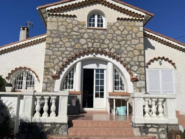 MAISON INDIVIDUELLE DE CARACTERE AU CAP D'ANTIBES