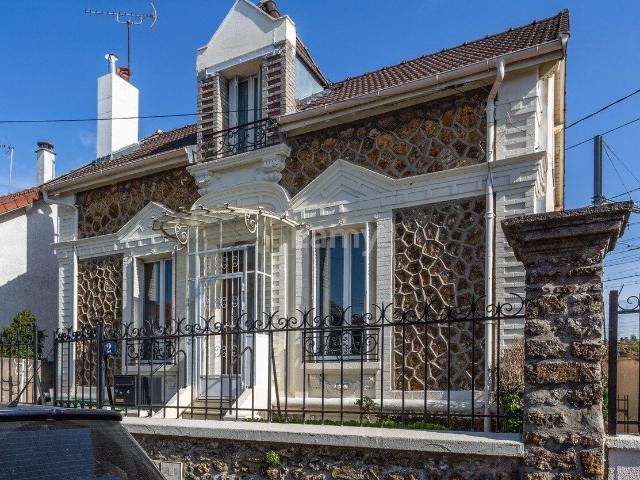 Maison individuelle de caractère de 1911 isolée et ravalée
