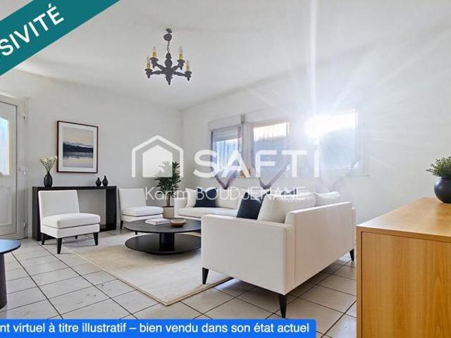 Maison individuelle de plain pied, 3 chambres, garage, dépendance sur 440 m2 de terrain.