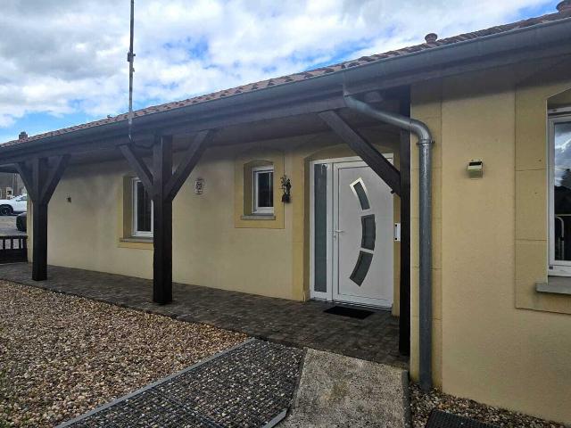 Maison individuelle de plain pied pleine de charme, proche frontières Luxembourgeoise et Belge