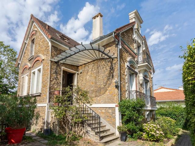 Maison de caractère de 145 m² avec jardin et sous sol complet