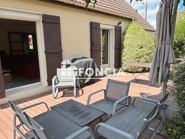Maison individuelle de 120m² avec 5 chambres, un terrain de 650m² au calme absolu à Chilly Mazarin