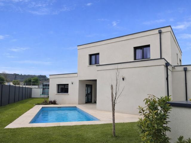 Maison individuelle de 2024, 4 chambres avec piscine et garage à AHUY