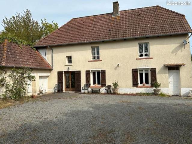 Maison individuelle de 3 chambres sur un terrain de plus de 2000 m²