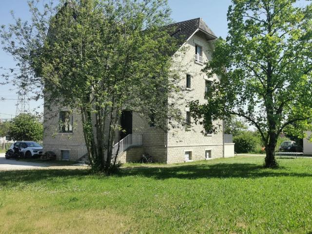 Maison individuelle de 4 pièces de 205 m² située à Gien