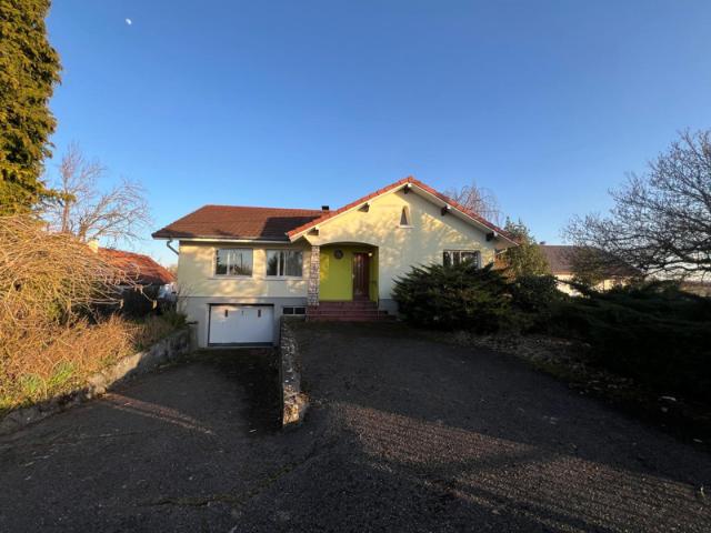Maison individuelle de 6 pièces avec étang et parcelle const