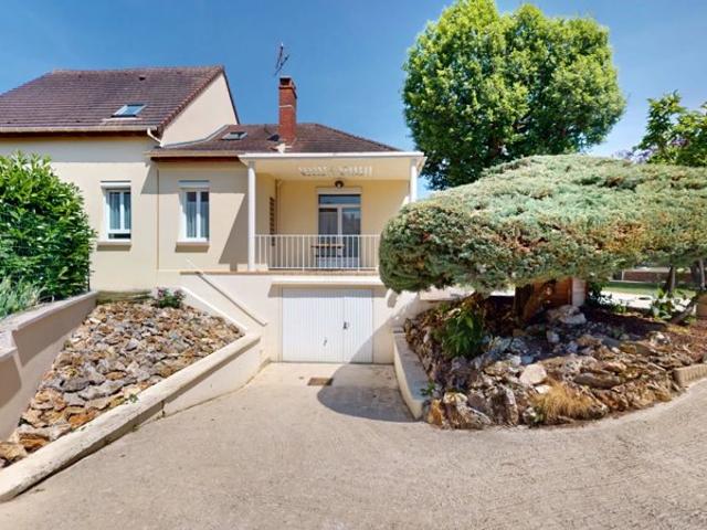 Maison individuelle édifiée sur sous sol partiel et 1007m2 d
