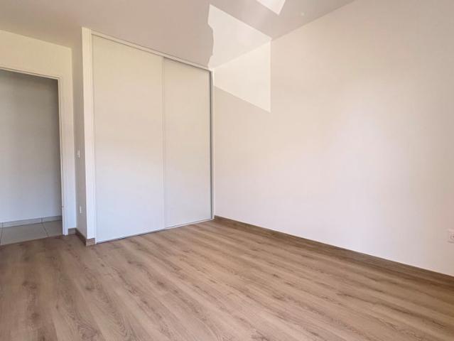 Maison individuelle en duplex 2 chambres avec terrasse, ja