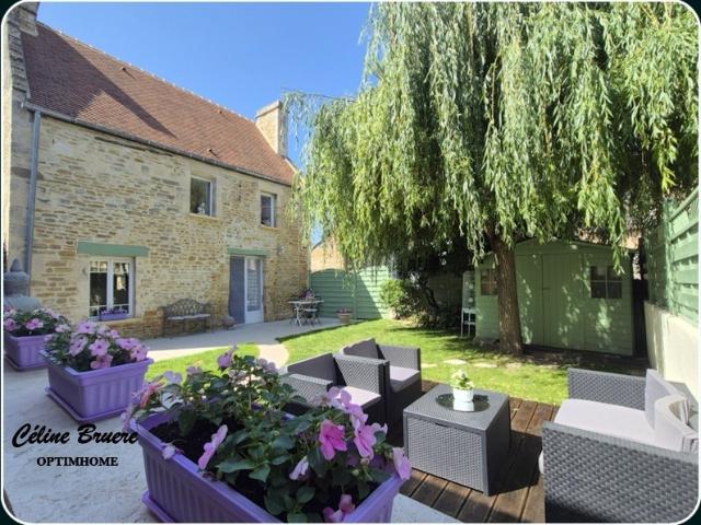 Maison individuelle en pierre avec appartement et local commercial à vendre 140m² TROARN 14