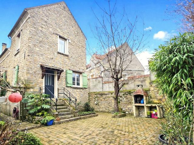 Maison individuelle en pierre Charme de l'ancien Coup de coeur assuré VAURÉAL VILLAGE