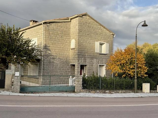 MAISON INDIVIDUELLE EN PIERRES DE TAILLE PETRETO BICCHISANO