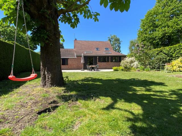 MAISON INDIVIDUELLE EN SEMI PLAIN PIED, 4 CHAMBRES, JARDIN, GARAGE