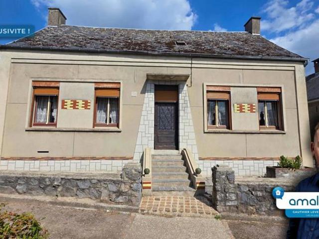 Maison individuelle habitable de plain pied avec garage dépendances et jardin