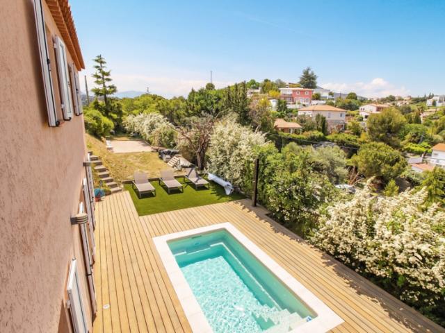 MAISON INDIVIDUELLE RÉCENTE Secteur SAINT PIERRE DE FÉRIC / COSTIÈRES VUE DÉGAGÉE ET CALME avec PISCINE