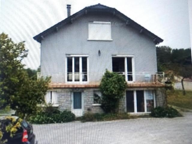 MAISON INDIVIDUELLE RENOVEE– 5 chambres – Appartement T2 indépendant – Garage – Terrasse – Jardin