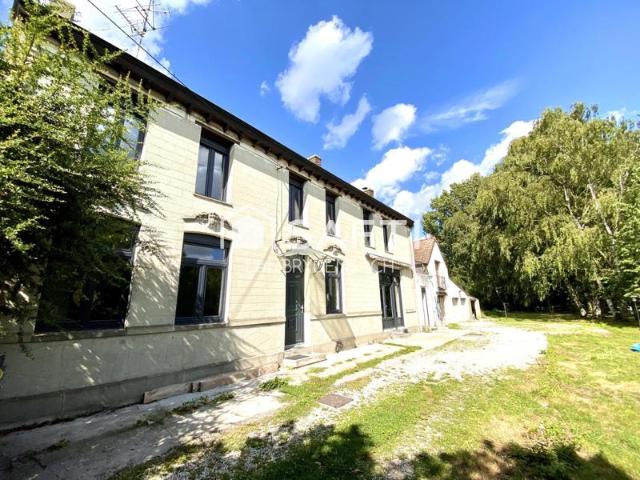 Maison individuelle rénovée à Vicq env. 145 m² grand terrain dépendances