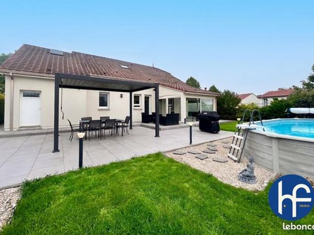 Maison individuelle T6 avec piscine