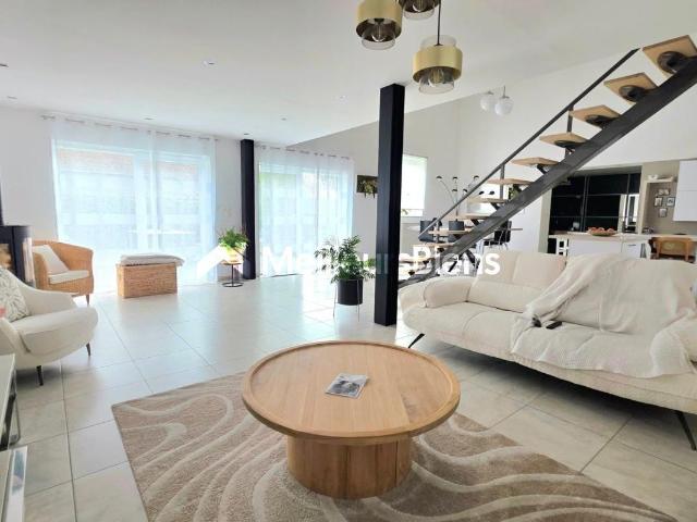 Maison Individuelle 150 m2 3 chambres dont 1 avec douche. 150m² Preux au Sart