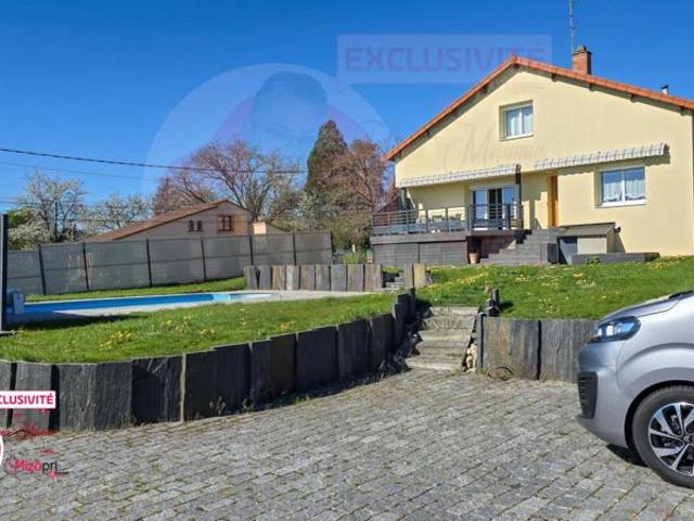 Maison individuelle 180 m² avec jardin, garage et piscine, proche centre ville Issoire