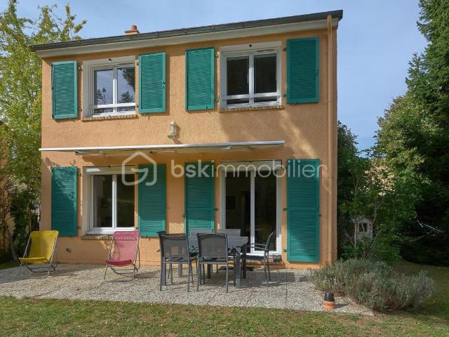 Maison individuelle 114 m² Terrain arboré 450 m² Sans vis à vis Sans mitoyenneté