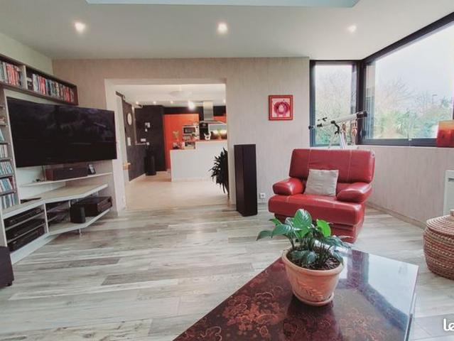 Maison individuelle 123m2 5 pièces 4 chambres 2 salles d'eau DERVAL