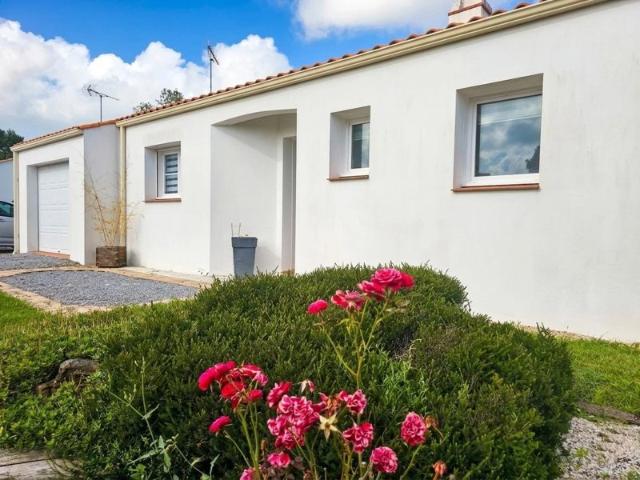 Maison individuelle 121 m² – 3 chambres – Garage – Terrain clos