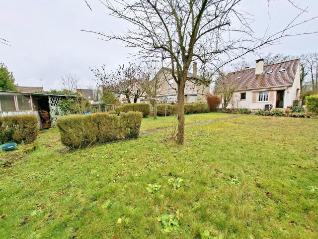 Maison individuelle 129 m2 hab 161 m2 utiles, 641 m2 de terrain