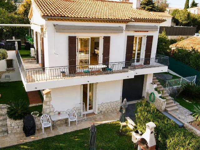 Maison individuelle 135 m2 avec vue panoramique, T2 indépendant, jardin et aperçu mer