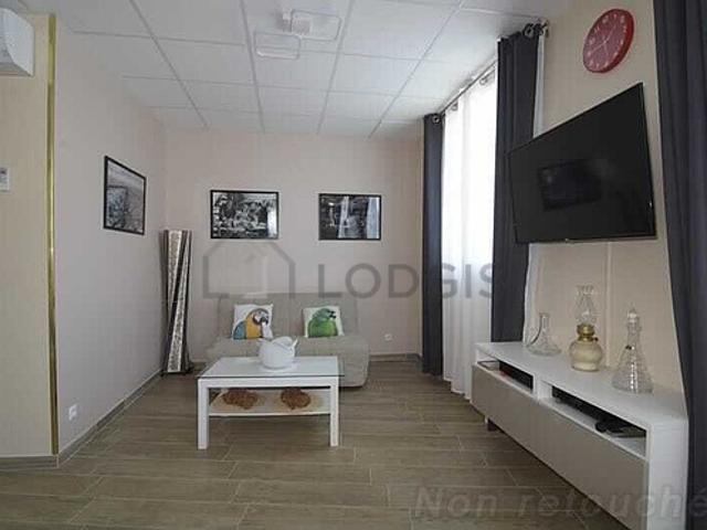 Maison individuelle 1 chambre meublée Porte de Versailles Paris 15°