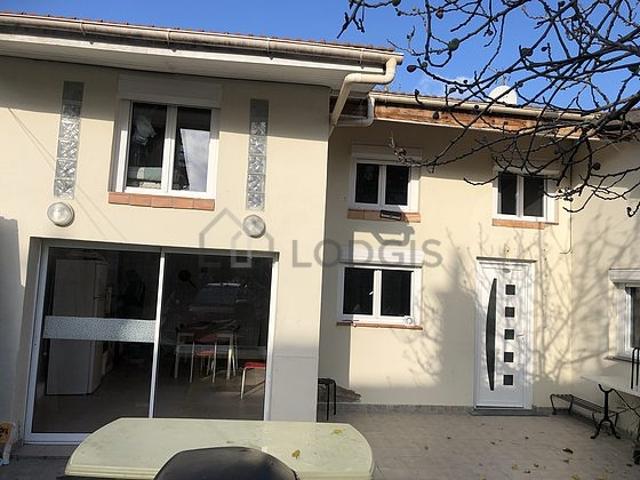 Maison individuelle 3 chambres meublée avec terrasse Stains 93240
