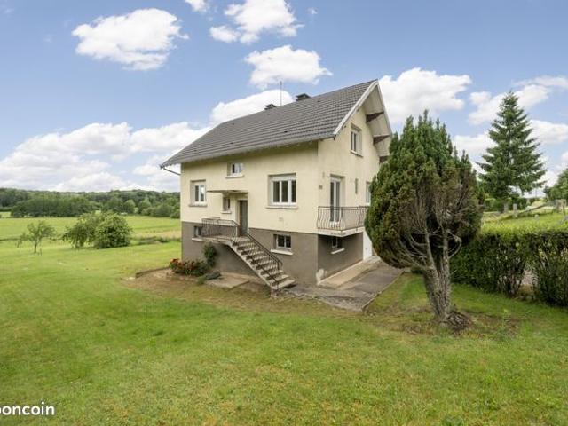 Maison individuelle 3 chambres Sous sol complet Terrain 1 109 m² Fort potentiel