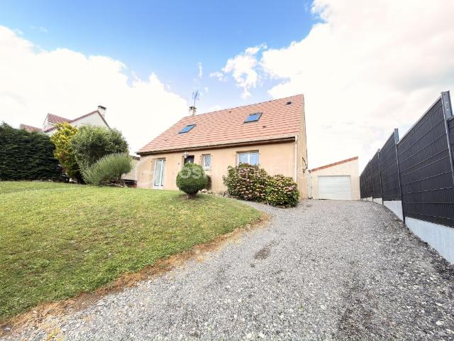 MAISON INDIVIDUELLE 4 CHAMBRES AVEC JARDIN ET DOUBLE GARAGE
