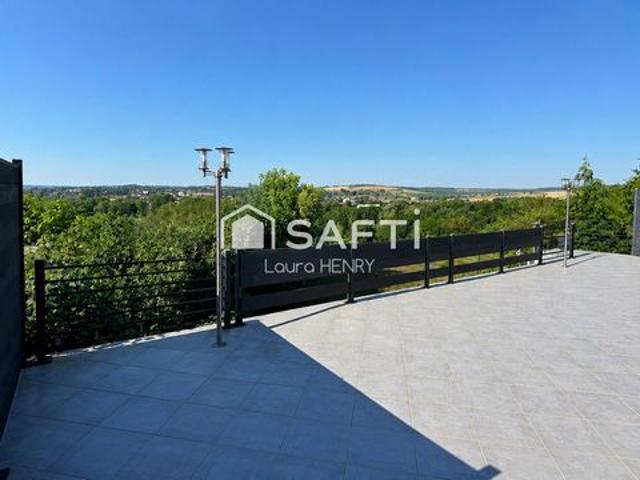 Maison individuelle 4 chambres sous sol garages carport jardin et superbe vue!