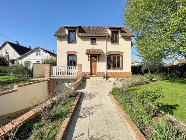 Maison individuelle 4 pièces sur sous sol total 85m2 secteur Henri Barbusse