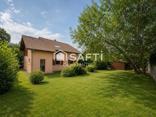 Maison individuelle 5 chambres avec jardin de 704m²