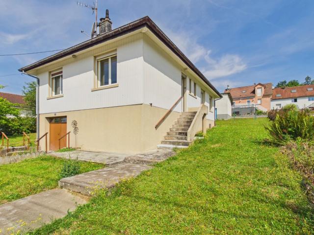 Maison individuelle 5 pièces avec 4 chambres, sous sol et terrai
