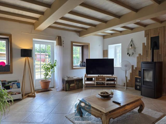 Maison individuelle 6 pièces avec terrasse, jardin et puits