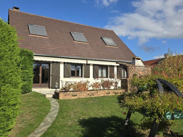 MAISON INDIVIDUELLE 7 PIECES TERRAIN DE 1260M2 SOUS SOL TOTAL GARAGE NON ATTENANT