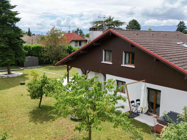 Maison individuelle 8 pièces dont T3, entièrement rénovée à lagraie