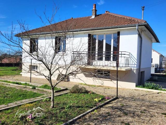 Maison idéalement située, en impasse, proche du centre de Dole et de la fôret de Chaux