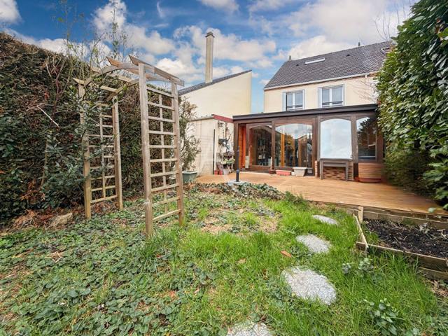 Maison Jouy Le Moutier 5 pièce s 115 m2
