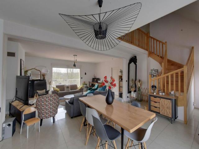 Maison Jonchery Sur Vesle 6 pièce s 185 m2